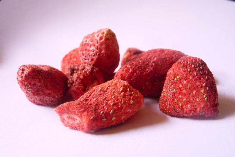 قیمت توت فرنگی خشک انجمادی با کیفیت ارزان + خرید عمده