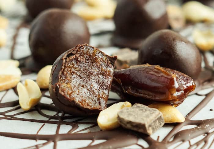 https://shp.aradbranding.com/قیمت خرید شکلات خرمایی مغز دار با فروش عمده
