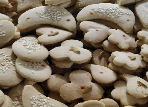https://shp.aradbranding.com/قیمت خرید شیرینی نان پر زعفرانی با فروش عمده