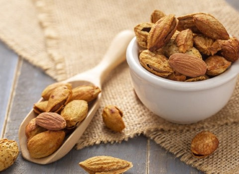 قیمت خرید بادام کاغذی دو پوست + فروش ویژه - آراد برندینگ