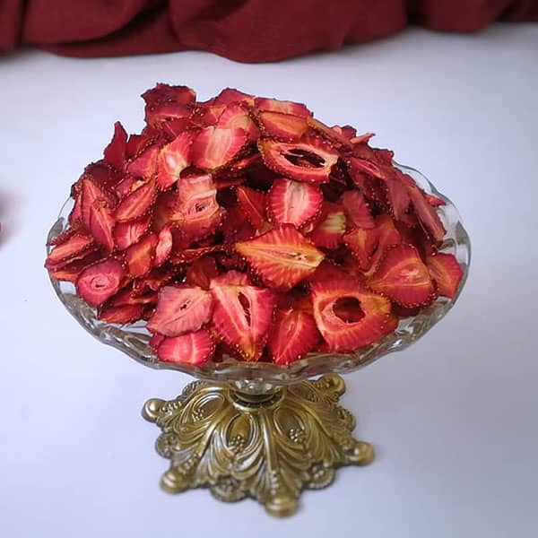 قیمت توت فرنگی خشک ورقه شده + خرید باور نکردنی
