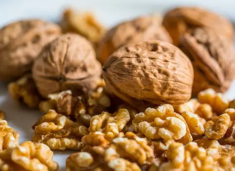 خرید و قیمت مغز گردو هیرشا وزن ۲۵۰ گرم + فروش عمده