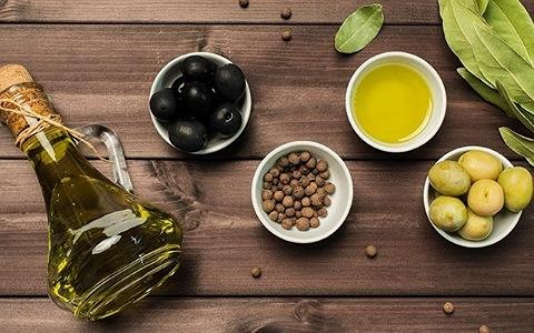 خرید روغن زیتون بکر بدون بو + قیمت فروش استثنایی