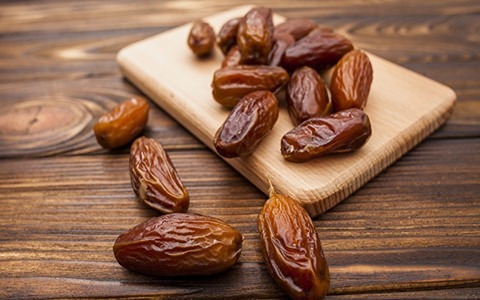 قیمت خرید خرما پیارم صادراتی + فروش ویژه