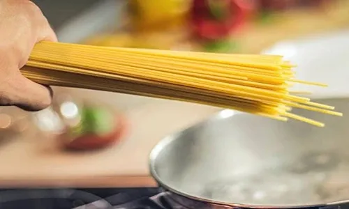 خرید ماکارونی 500 گرمی + قیمت فروش استثنایی