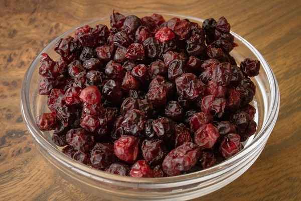 قیمت میوه ذغال اخته خشک + خرید باور نکردنی