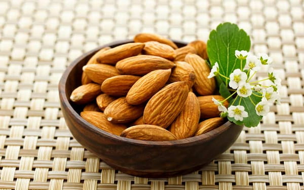 خرید بادام درختی شکسته + قیمت فروش استثنایی