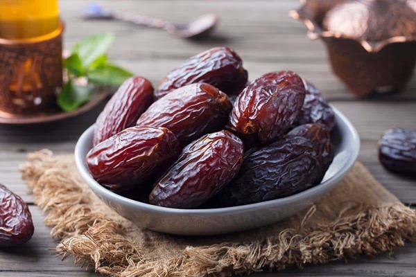 خرید خرما پیارم درجه یک صادراتی + قیمت فروش استثنایی