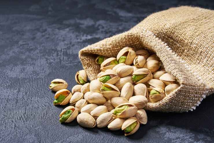 قیمت خرید پسته احمد آقایی نمکی + فروش ویژه