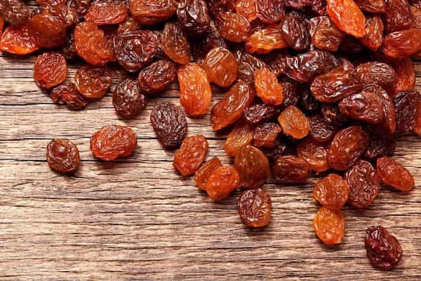 قیمت و خرید کشمش تیزابی ملکان + فروش ارزان