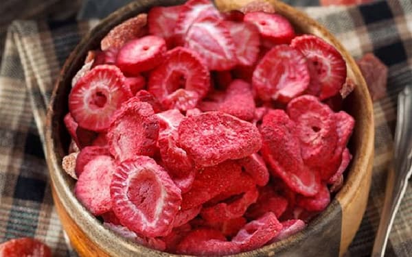 قیمت خرید توت فرنگی خشک انجمادی با فروش عمده