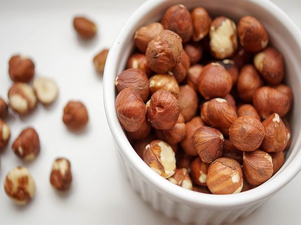 خرید مغز فندق عمده + قیمت فروش استثنایی