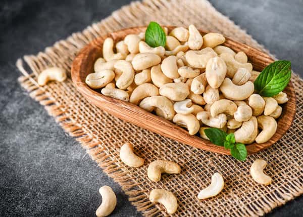 خرید بادام هندی سایز ۲۴۰ + قیمت فروش استثنایی