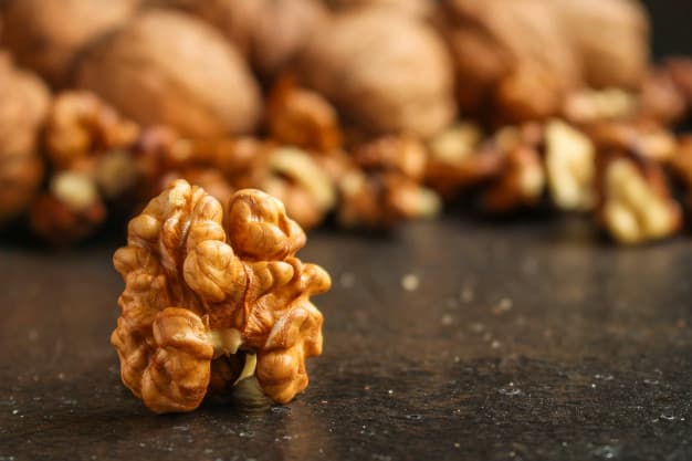 خرید مغز گردو دندانه + قیمت فروش استثنایی