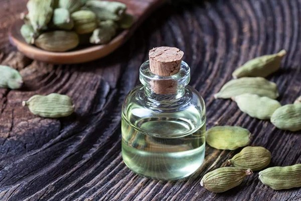 خرید عرق هل کاشان + قیمت فروش استثنایی