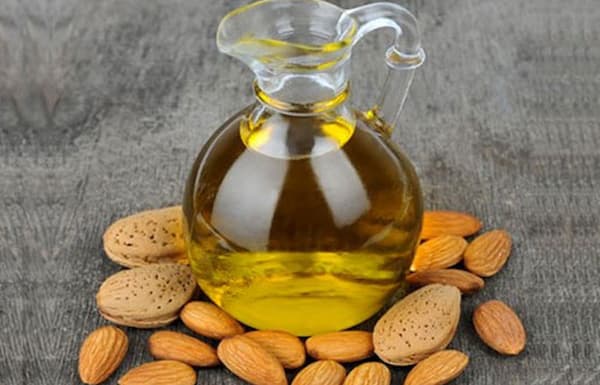 خرید روغن بادام درختی + قیمت فروش استثنایی