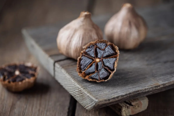 خرید سیر سیاه خشک + قیمت فروش استثنایی