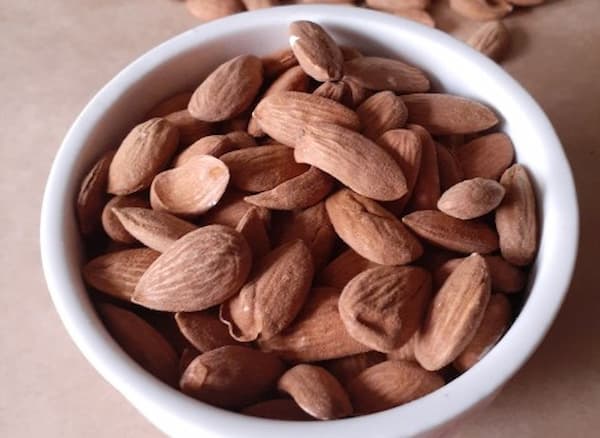 خرید مغز بادام مامایی + قیمت فروش استثنایی
