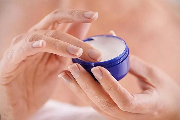 قیمت خرید وازلین سفید بهداشتی + فروش ویژه