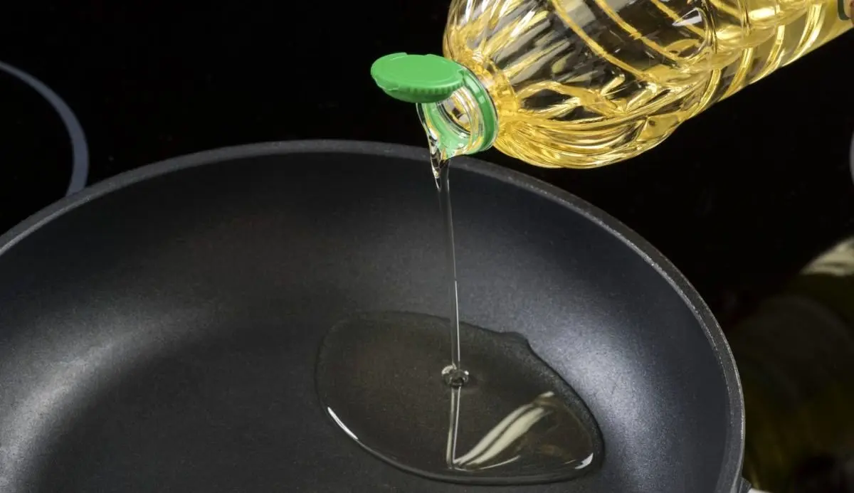 خرید عمده روغن مایع پخت و پز 810 گرمی غنچه