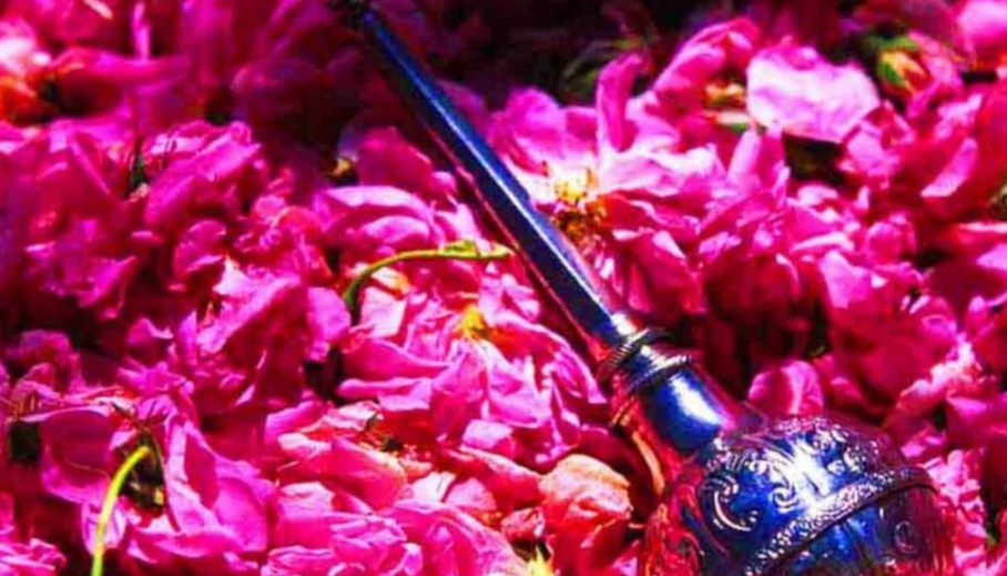 قیمت خرید عرق گلاب دو آتیشه اصل کاشان عمده