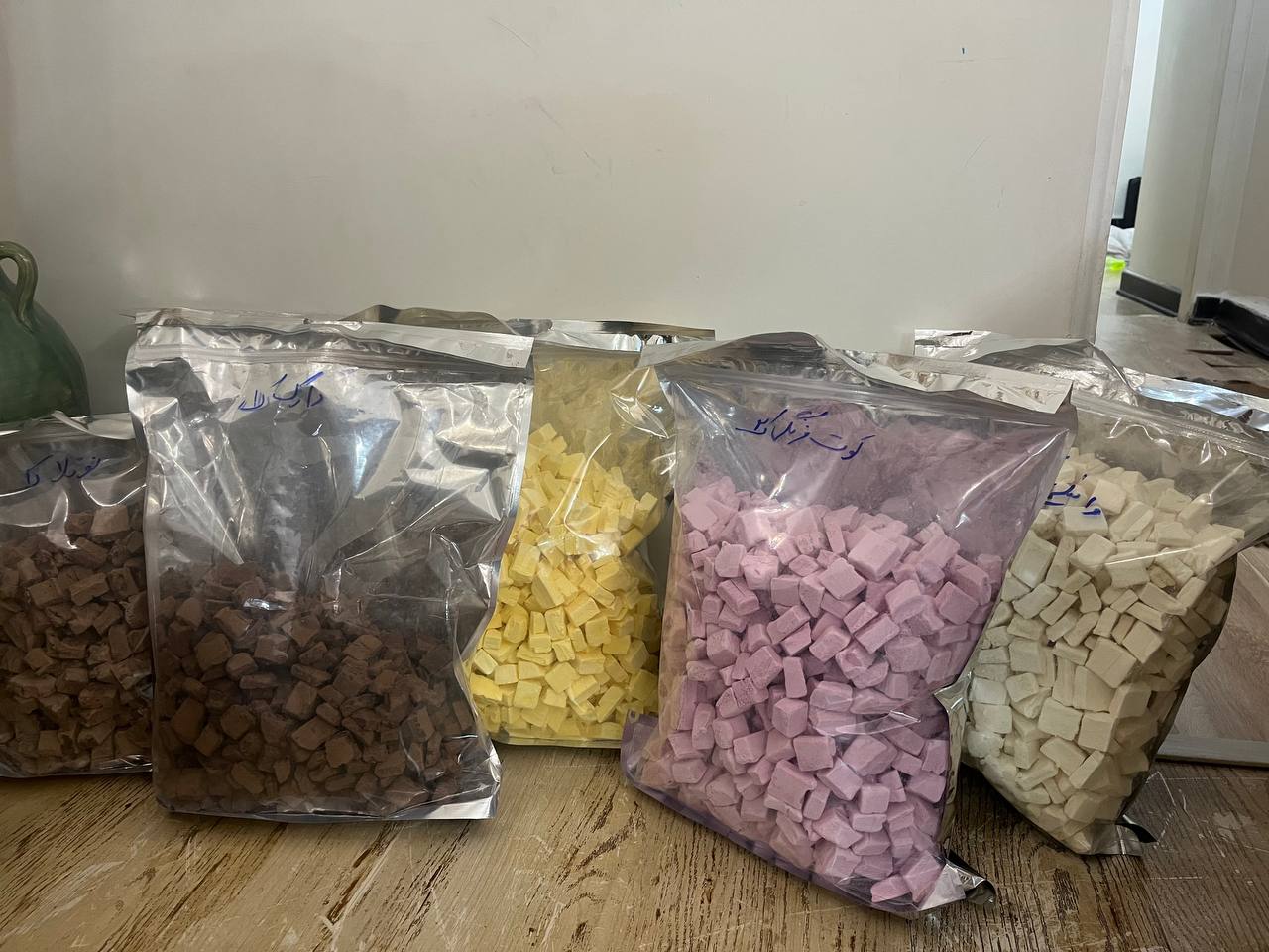فروش استثنایی بستنی خشک + ارسال رایگان