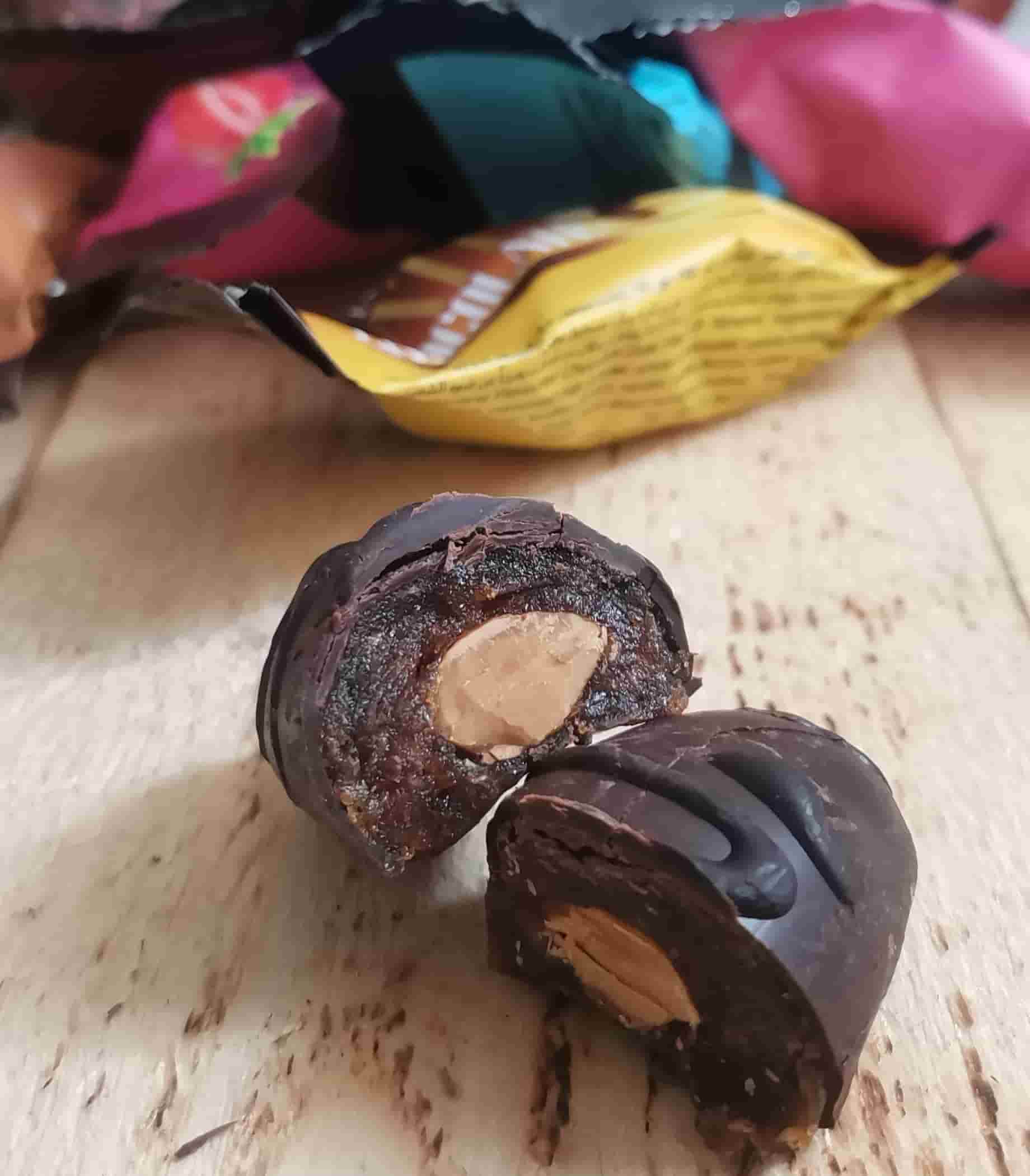 خرما شکلاتی مغزدار تنگسیر
