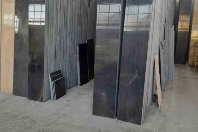 تصویر 1 از سنگ گرانیت لابرادوریت نمونه ای محکم در کف و دیوار