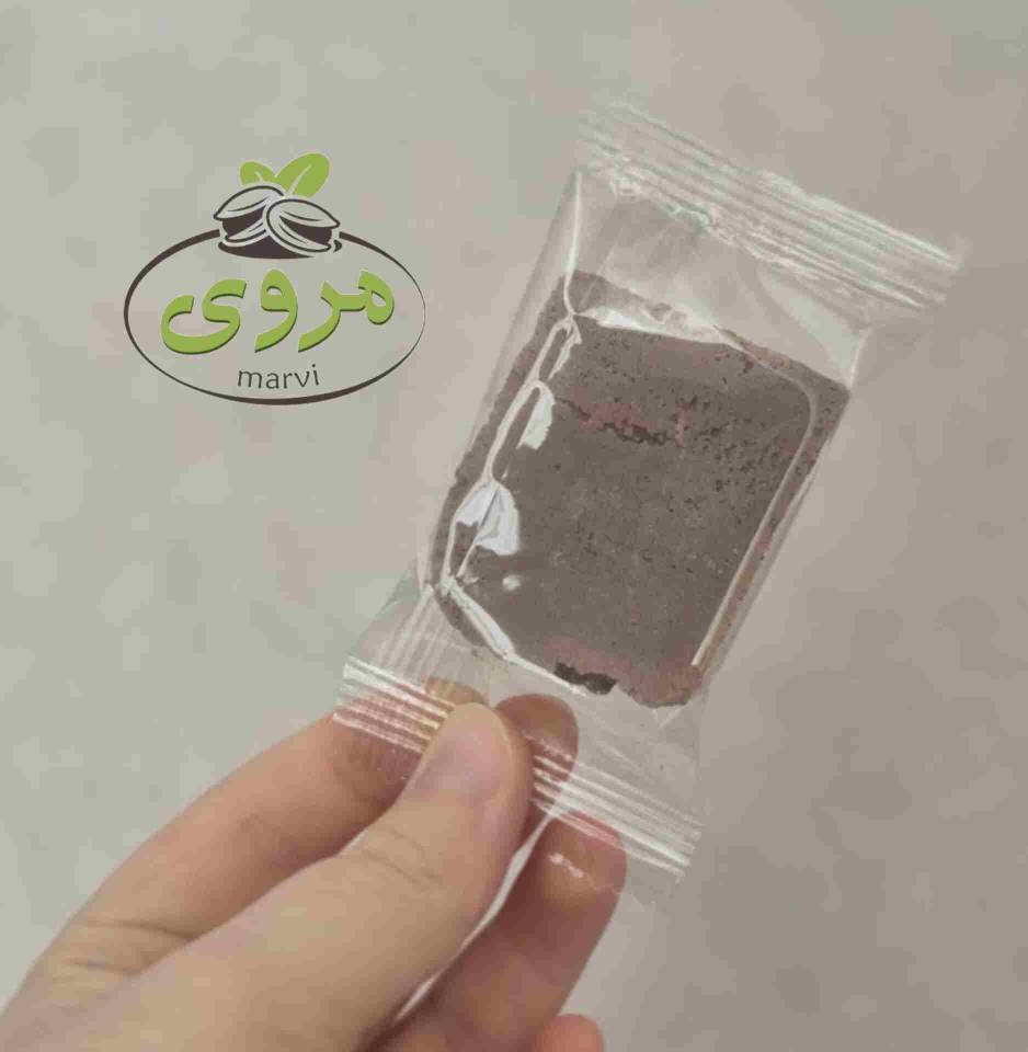 خرید و فروش بستنی شکلاتی با بسته بندی ویژه