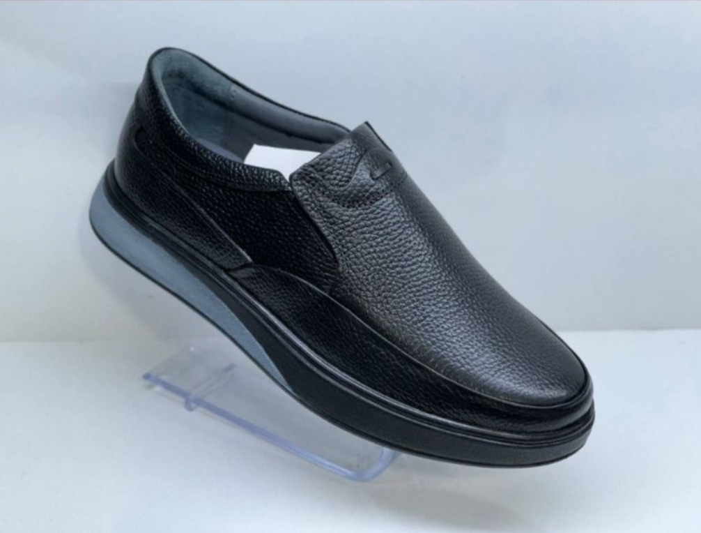 انواع کفش چرم عمده با کیفیت تولیدی و قابلیت سفارش در تیراژ بالا