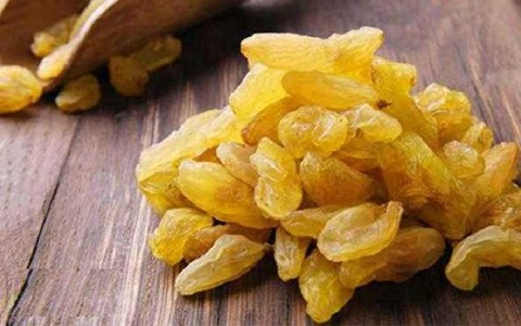 کشمش زرد دودی کاشمر