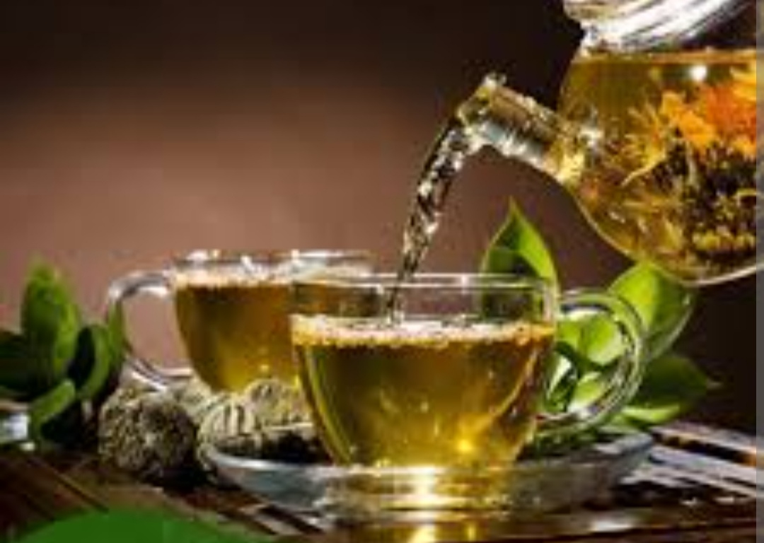 خرید باورنکردنی عرق سنبل الطیب و بادرنجبویه