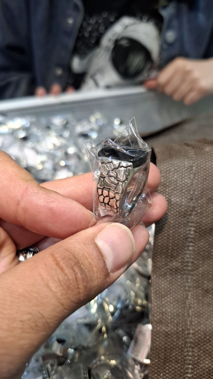 انگشتر مردانه فانتزی نگین مشکی