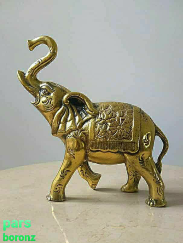 مجسمه سگ برنزی