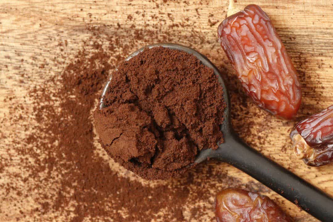 خرید قهوه هسته خرما به صورت گونی ۵۰ کیلویی ویژه فروشندگان