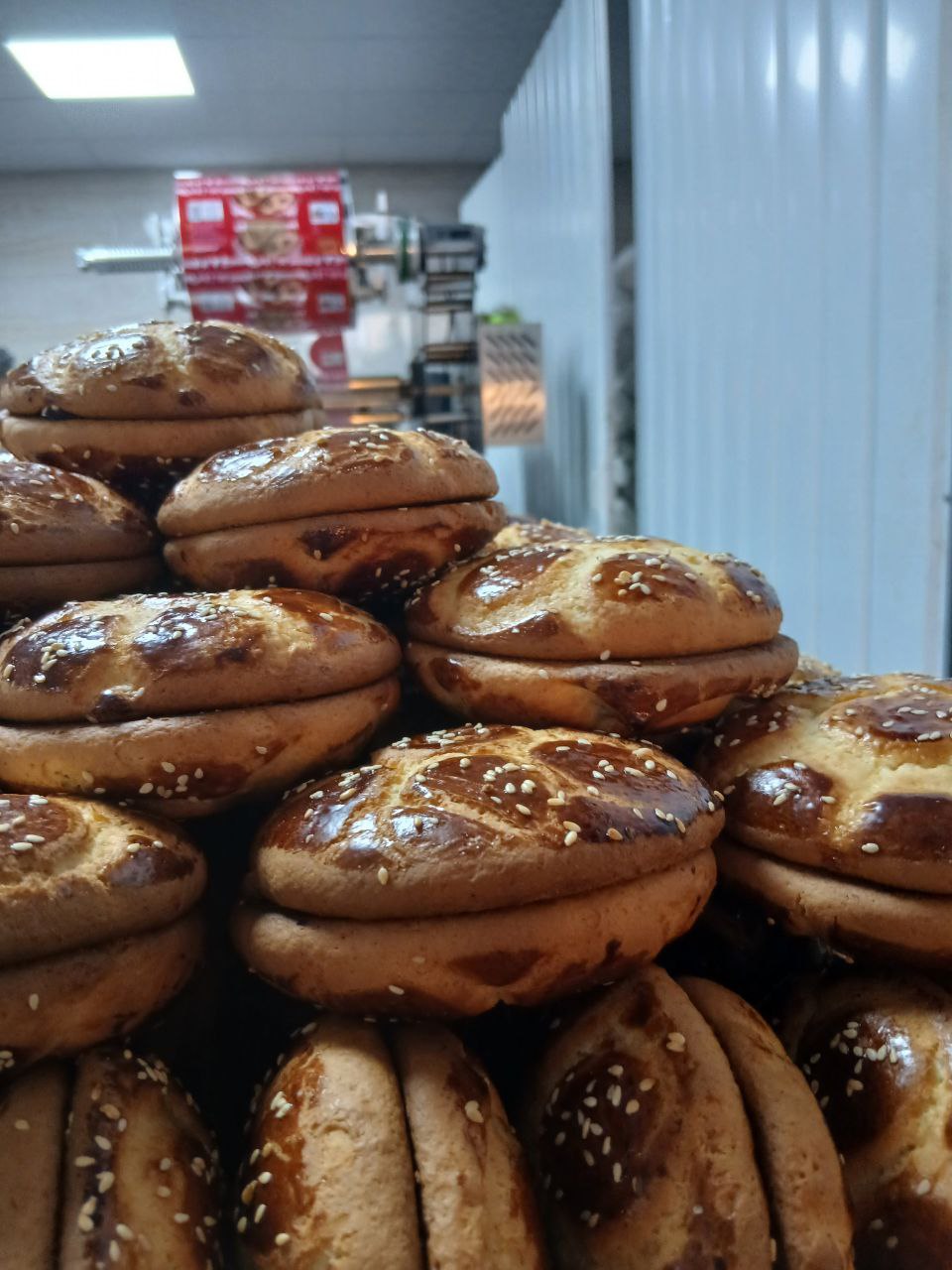 فروش ویژه نان کماج همدان با قیمت مناسب