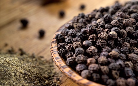 خرید عمده آقطی ( انگور کولی ) خشک با قیمت ویژه + خواص درمانی بی نظیر