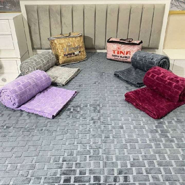 خرید به صرفه و باکیفیت و قیمت مناسب پتوی دو نفره تینا +عمده