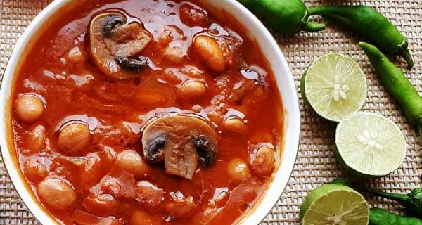 خوراک لوبیا چیتی با قارچ