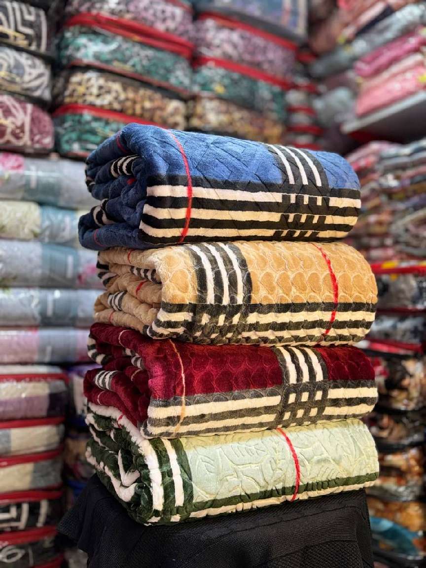 خرید ویژه و صادراتی و به صرفه و عمده پتو ضخیم سارینا طرح بری بری یک نفره