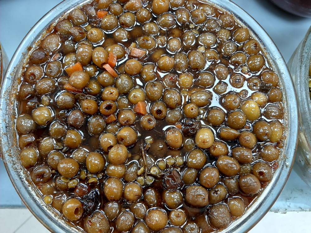خرید عمده زیتون عسلی رودبار