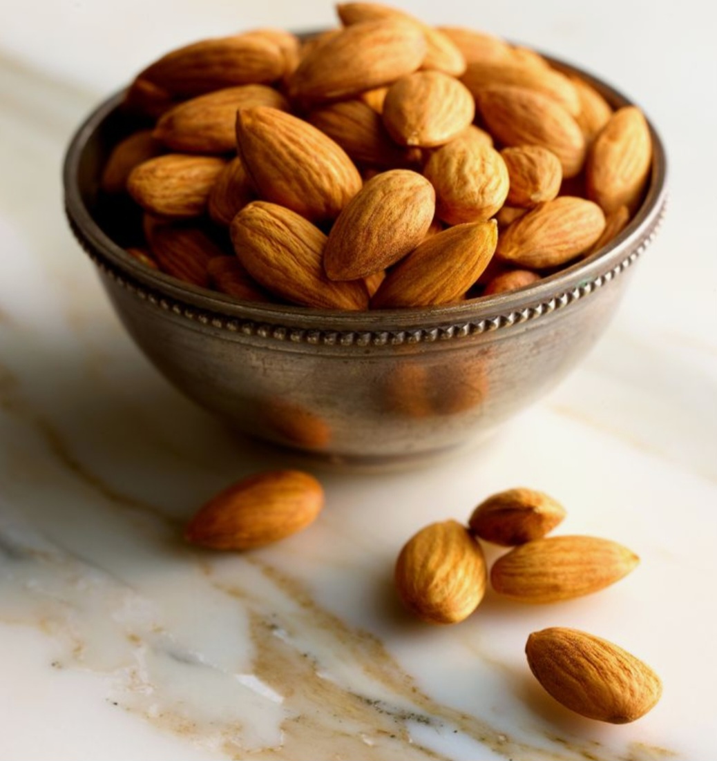 مغز بادام درختی مرغوب و عالی