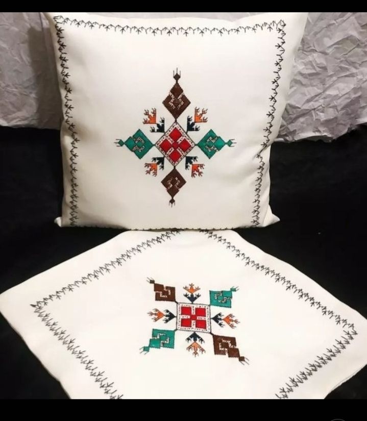 کوسن سوزن دوزی  شده