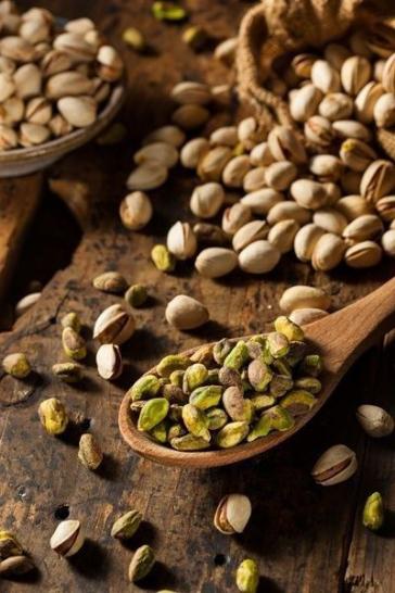مغز پسته تازه