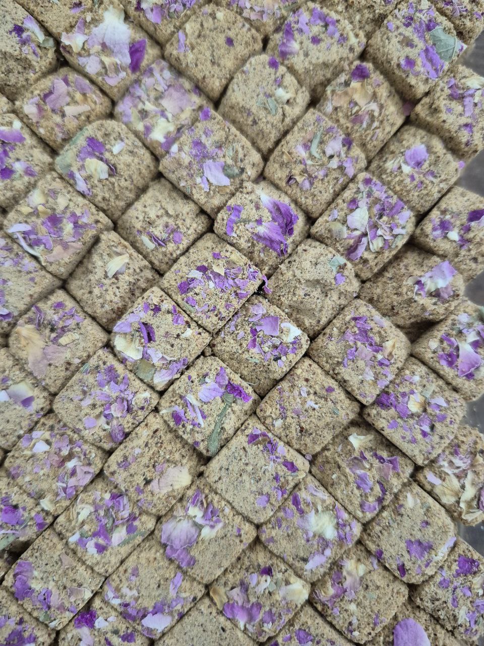 حبه عناب و گل محمدی