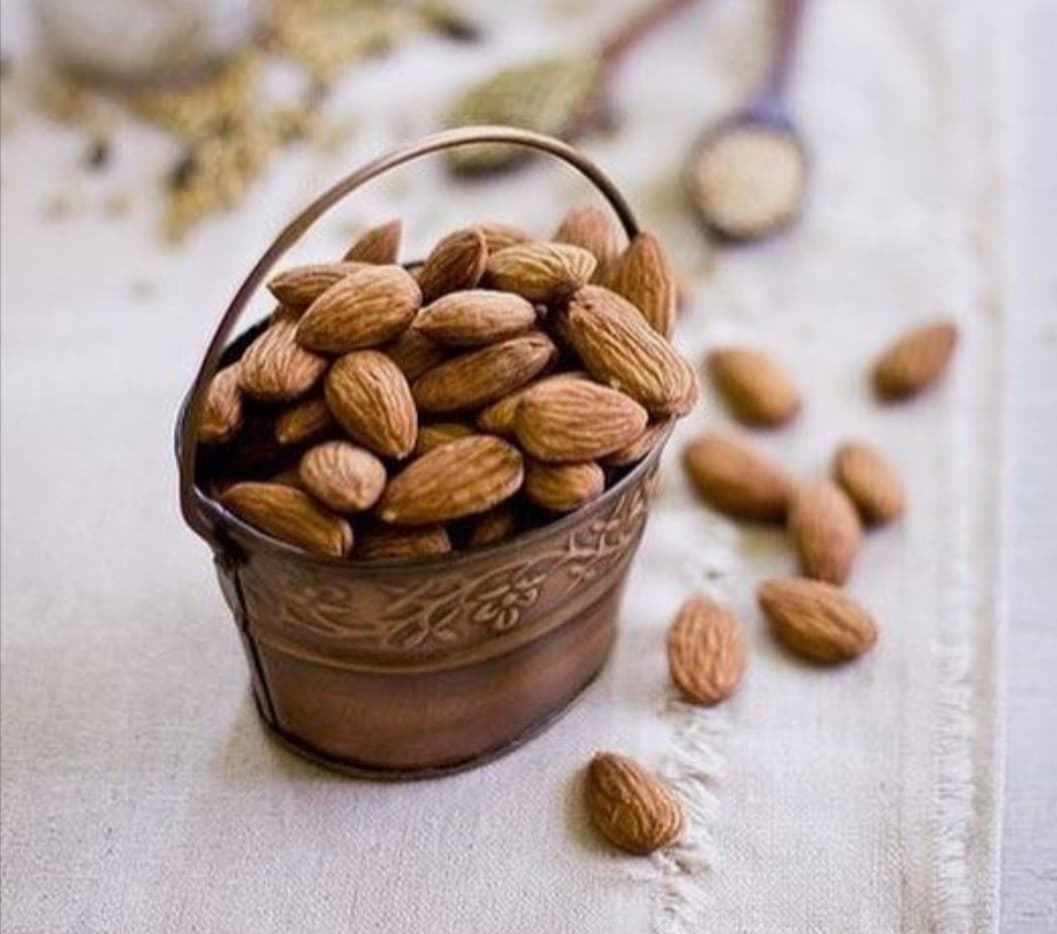 خرید و فروش بادام درختی