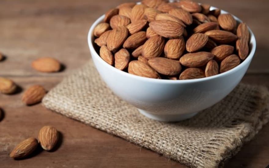 مغز بادام درختی مرغوب و ارگانیک ایرانی