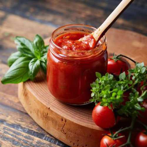 رب گوجه شیشه ۷۰۰ گرمی