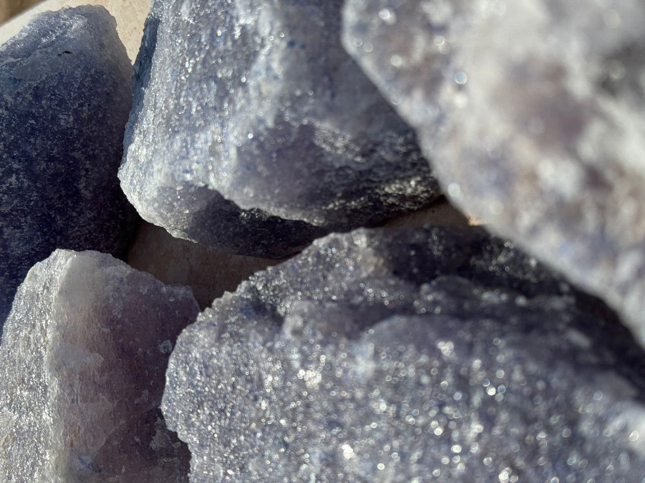 تصویر 4 از فروش عمده سنگ نمک آبی قیمت مناسب طبیعی