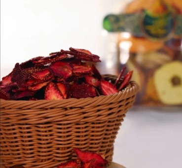 خرید عمده توت فرنگی خشک